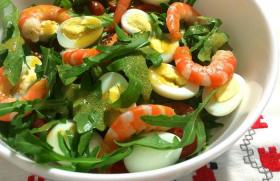 Hausgemachte Kräuterrezepte.  Rucola-Salat